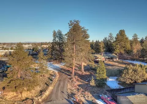 21085 Don St, Bend, OR 97701 photo 4