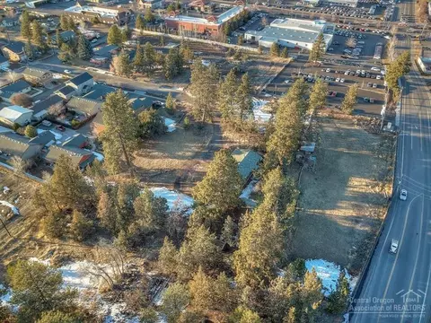 21085 Don St, Bend, OR 97701 photo 12