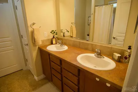 60922 Garrison Dr, Bend, OR 97702 photo 7