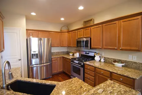 60922 Garrison Dr, Bend, OR 97702 photo 3