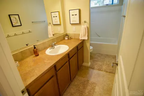 60922 Garrison Dr, Bend, OR 97702 photo 10
