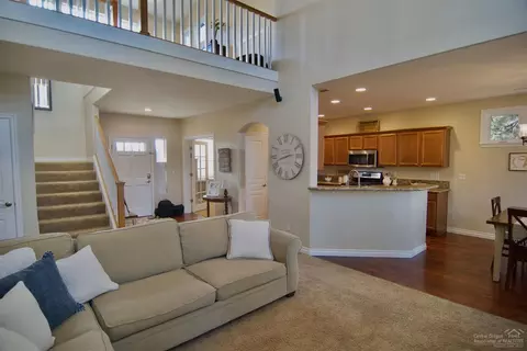 60922 Garrison Dr, Bend, OR 97702 photo 5