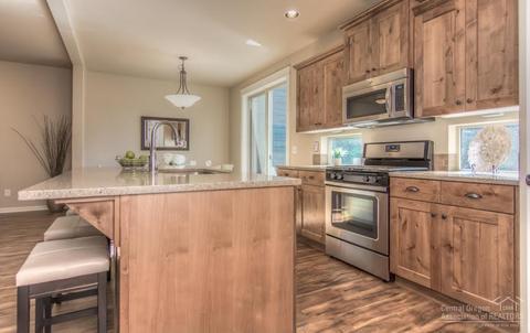 60423 Hedgewood Ln, Bend, OR 97702 photo 8