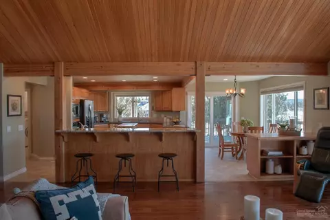 21485 Young Ave, Bend, OR 97703 photo 12