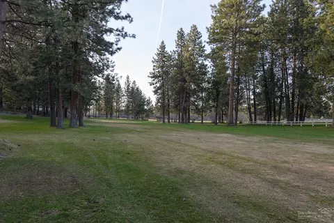 60825 Willow Creek Loop, Bend, OR 97702 photo 24