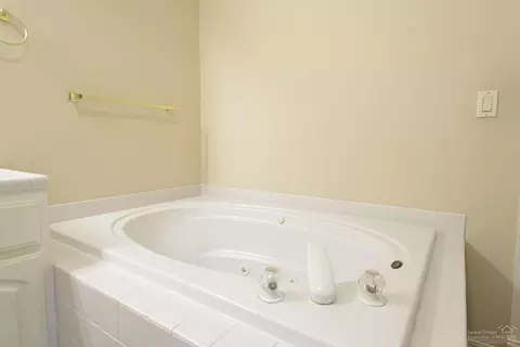 60825 Willow Creek Loop, Bend, OR 97702 photo 17