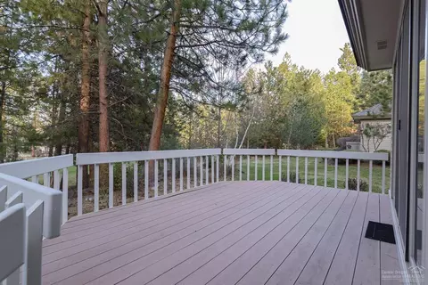 60825 Willow Creek Loop, Bend, OR 97702 photo 5