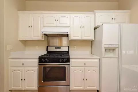 60825 Willow Creek Loop, Bend, OR 97702 photo 11