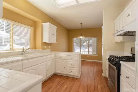 60825 Willow Creek Loop, Bend, OR 97702 photo 9