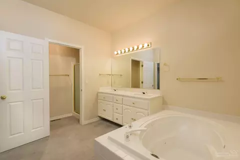 60825 Willow Creek Loop, Bend, OR 97702 photo 16