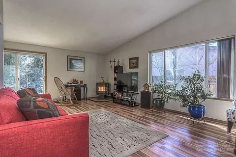 20679 Justice Ln, Bend, OR 97701 photo 8