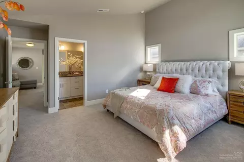 20888 SE Sotra Loop, Bend, OR 97702 photo 8