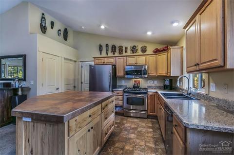 17178 Island Loop Way, Bend, OR 97707 photo 4