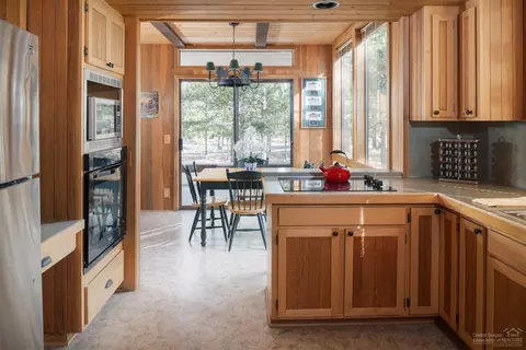 17672 Rogue, Sunriver, OR 97707 photo 4