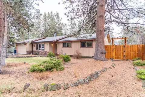 20249 Rae Rd, Bend, OR 97702 photo 2