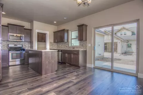 20506 SE Stanford Pl, Bend, OR 97702 photo 4