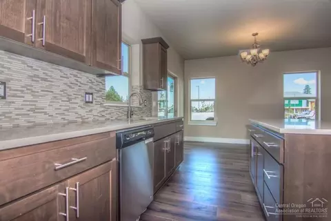 20506 SE Stanford Pl, Bend, OR 97702 photo 8