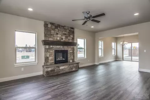 20506 SE Stanford Pl, Bend, OR 97702 photo 3