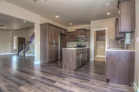 20506 SE Stanford Pl, Bend, OR 97702 photo 5