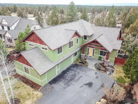 61007 Sky Harbor Dr, Bend, OR 97702 photo 2