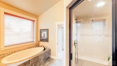 61007 Sky Harbor Dr, Bend, OR 97702 photo 16