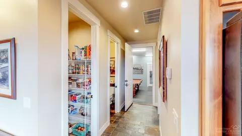 61007 Sky Harbor Dr, Bend, OR 97702 photo 13