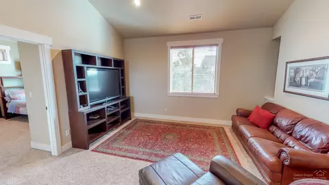 61007 Sky Harbor Dr, Bend, OR 97702 photo 22