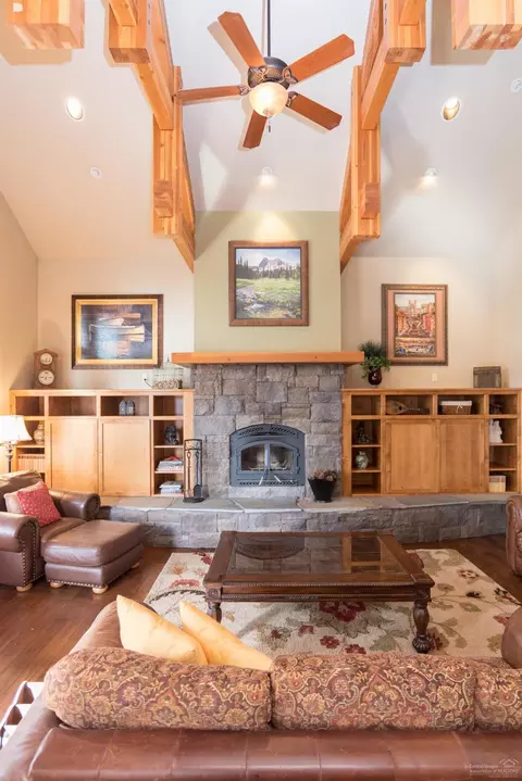 61007 Sky Harbor Dr, Bend, OR 97702 photo 9
