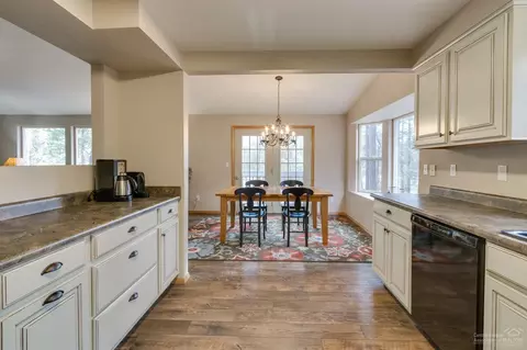 17184 Island Loop Way, Bend, OR 97707 photo 8