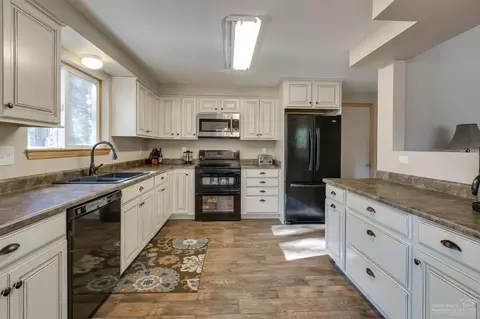 17184 Island Loop Way, Bend, OR 97707 photo 9