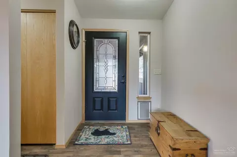 17184 Island Loop Way, Bend, OR 97707 photo 3