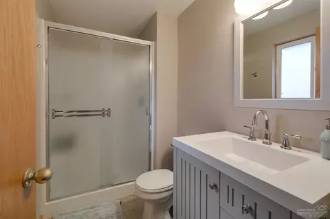 17184 Island Loop Way, Bend, OR 97707 photo 12