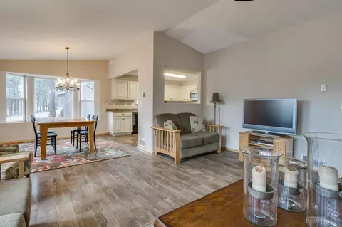17184 Island Loop Way, Bend, OR 97707 photo 6
