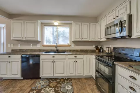 17184 Island Loop Way, Bend, OR 97707 photo 10