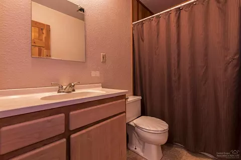 62040 Warbow Pl, Bend, OR 97701 photo 10