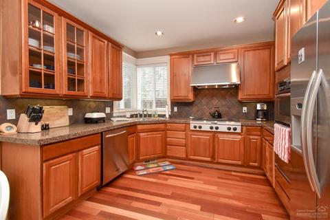 2833 NE Forum Dr, Bend, OR 97701 photo 8
