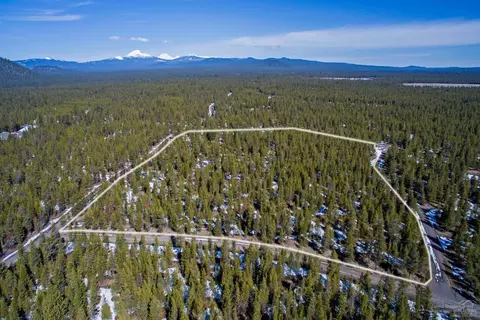 17000 Shawnee Cir, Bend, OR 97707 photo 8