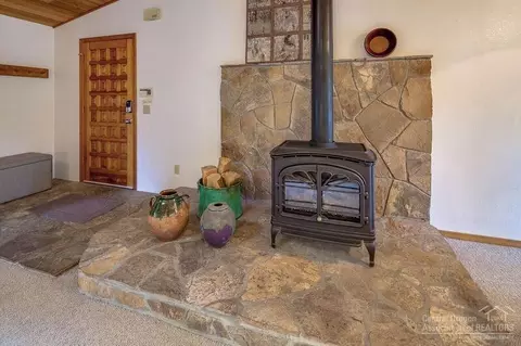 57712 Filbert Ln, Sunriver, OR 97707 photo 3