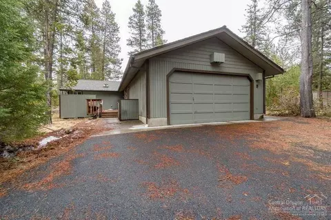 57712 Filbert Ln, Sunriver, OR 97707 photo 2