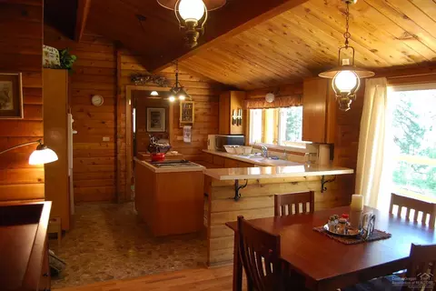 55100 Forest Ln, Bend, OR 97707 photo 6