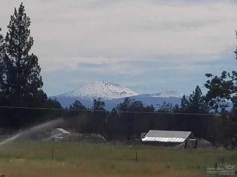 22221 Nelson Rd, Bend, OR 97701 photo 2