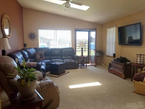 22221 Nelson Rd, Bend, OR 97701 photo 5