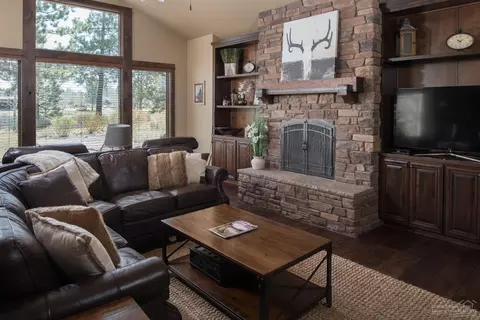56550 Dancing Rock Loop, Bend, OR 97707 photo 2