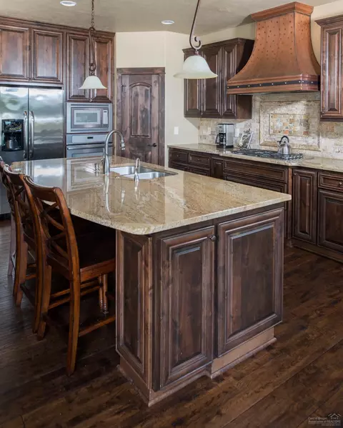 56550 Dancing Rock Loop, Bend, OR 97707 photo 4