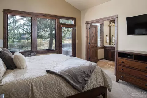 56550 Dancing Rock Loop, Bend, OR 97707 photo 9