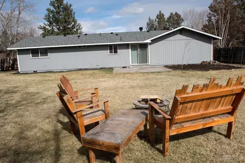 20622 NE Colt Ln, Bend, OR 97701 photo 17