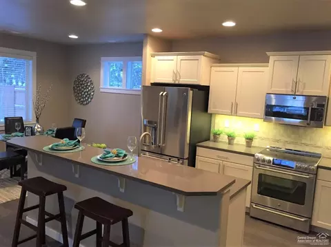 1818 NE Shadowcrest Way, Bend, OR 97701 photo 6