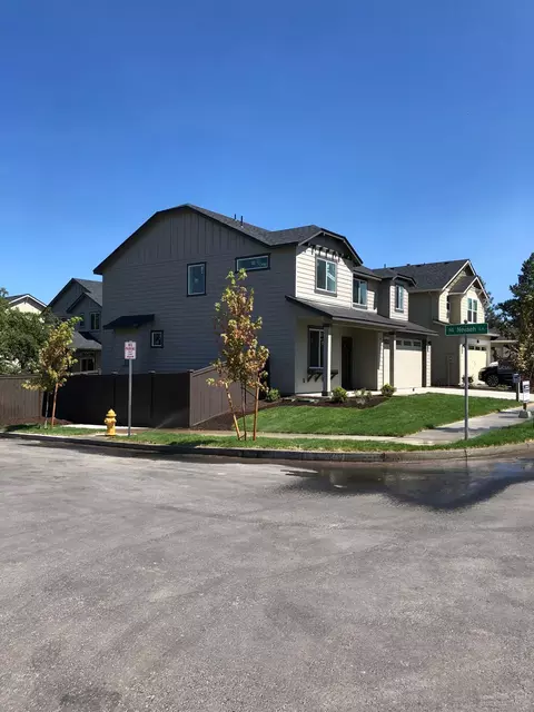 1812 NE Shadowcrest Way, Bend, OR 97701 photo 8