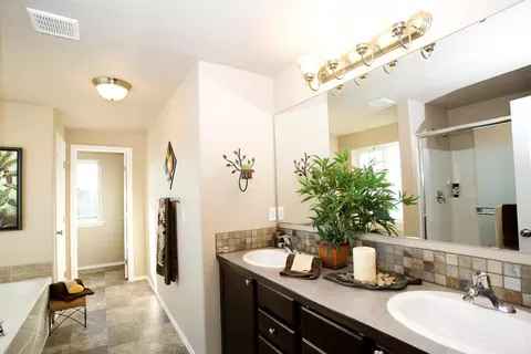 1812 NE Shadowcrest Way, Bend, OR 97701 photo 3