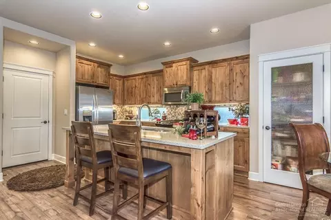 60320 Addie Triplett Loop, Bend, OR 97702 photo 2